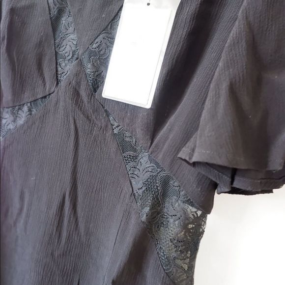 THIRD FORM LOOK IN LACE T DRESS - Picture 4 of 6